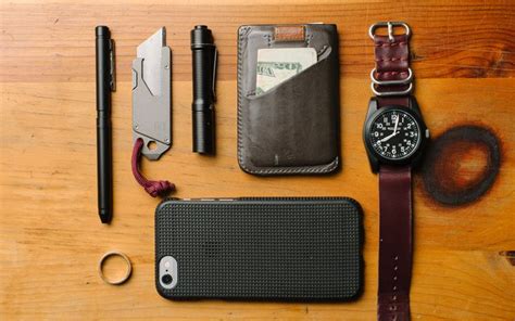 hot  carry  bunch  stuff everyday carry edc everyday