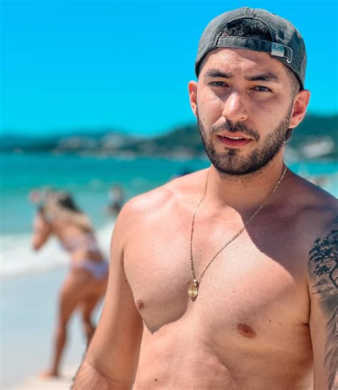 Elias Ferreira – Playa & Arena | Albums | Crownnote