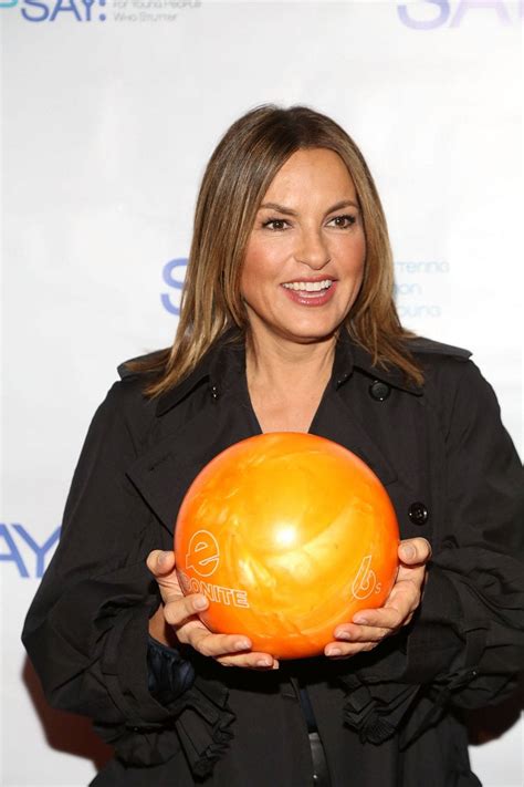 Download Mariska Hargitay All-star Bowling 2018 Wallpaper | Wallpapers.com
