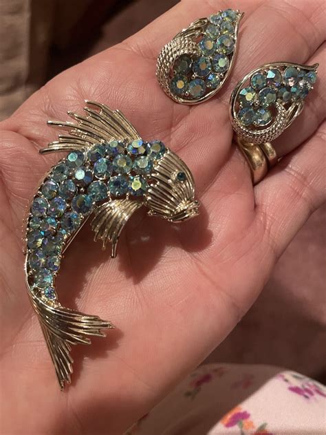 Coro Pegasus 1950 Signed Aroura Borealis Koi Fish Bro… - Gem