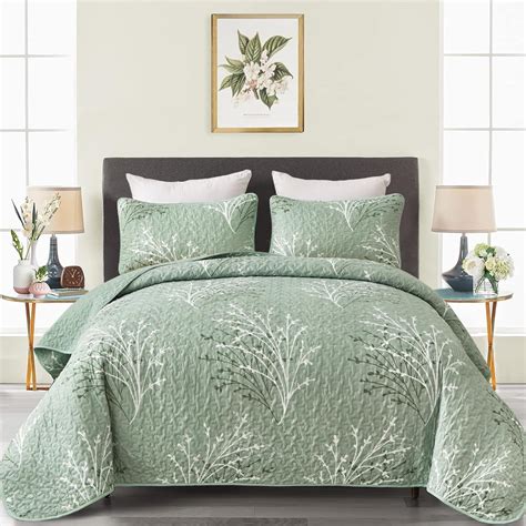 Amazon.com: Sage Green Quilt Set Queen Size - Branch Botanical Pattern