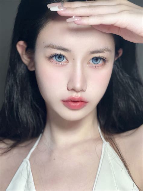 Vanessa Blue's Instagram, Twitter & Facebook on IDCrawl