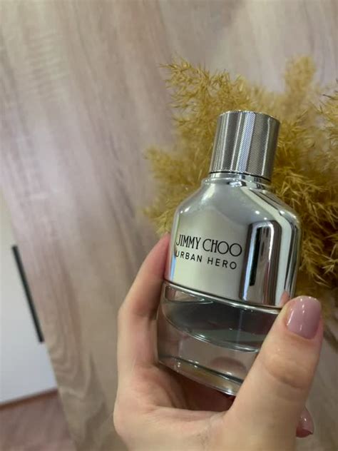 JIMMY CHOO Urban Hero купить по низким ценам в ЛЭТУАЛЬ