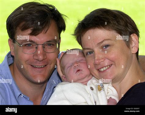 Health minister yvette cooper baby hi-res stock photography and images - Alamy