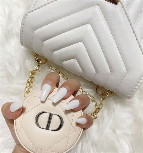 30 White Nail Designs That are Stylish — Simple White Nails Design