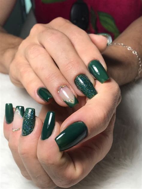 Unhas Decoradas Para Formatura - Unhas verdes decoradas | Unhas em verde escuro, Unhas formatura verde ...