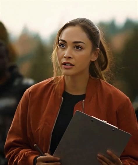 amy💗💜💙💫 on Twitter: "Raven Reyes and her motherf*cking clipboard 2020