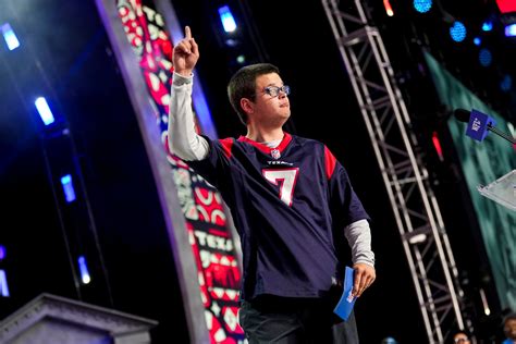 Twitch Streamer Sketch Accused Of Being A Former Gay OnlyFans Model