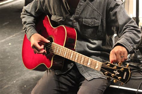 APX - Gallery - Acoustic Guitars - Guitars, Basses & Amps - Musical ...