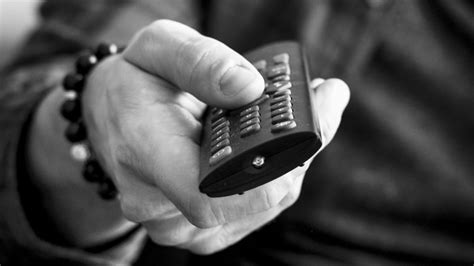 Roku is offering free streaming of Showtime, EPIX, and Smithsonian Ear