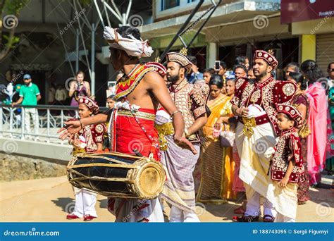 Traditional Wedding in Sri Lanka Editorial Image - Image of buddhism ...