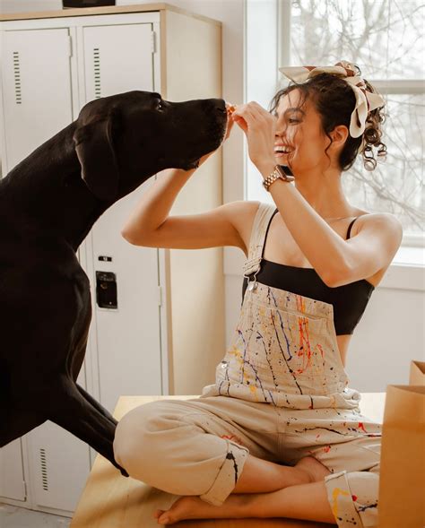 Pegah Ghafoori's feet