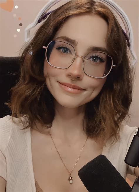 From her twitch stream announcement today : r/mareesly
