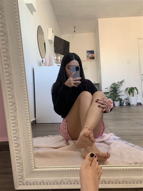 If you wanna see all the photos of this day in my miniskirt and feets go to my only fans🥰