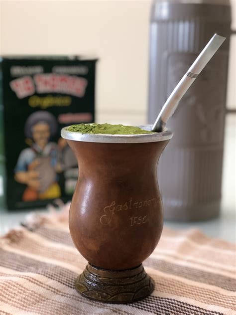 Chimarrão Tem Gosto De Que - Chimarrão • Brasil Food Safaris • Erva Mate • Ilex paraguariensis