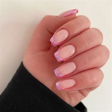 Francesinha Rosa Com Glitter - Francesinha com glitter: 20 inspirações para brilhar por aí - Dia de Beauté