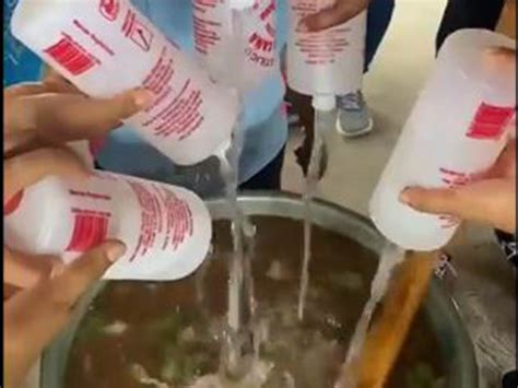 Jóvenes preparan "aguas locas" con alcohol etílico y se hacen virales