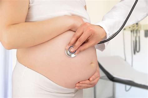 Сердцебиение плода по неделям: на каком сроке и когда можно услышать