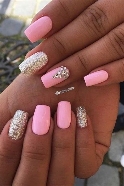 Med Tech. Пост со стены. | Light pink nails, Pink glitter nails, Pink ...