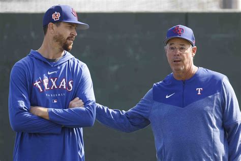 Photos: Pitching legends collide! Rangers pitcher Jacob deGrom talks it