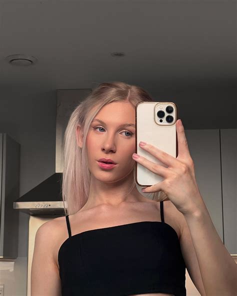 Hattie Bardot. beautiful : r/OnlyIfShesPackin