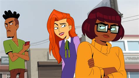 Scooby Doo Velma And Daphne Make Out