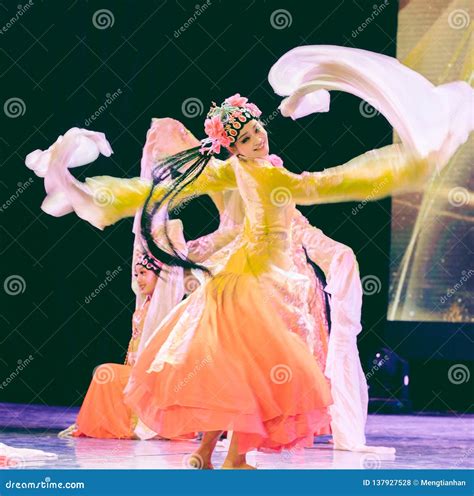 Pretty Huadan 3 -Chinese Classical Dance-Graduation Show of Dance