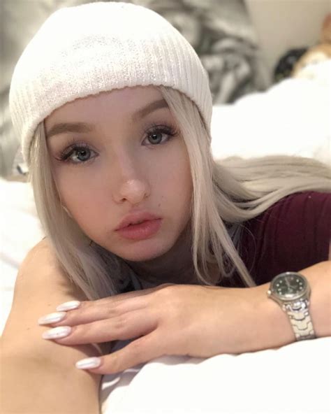 Blu Kitsune : r/CelebsArchive