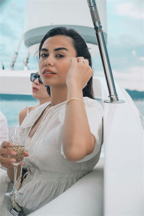 Mulher De Branco 3