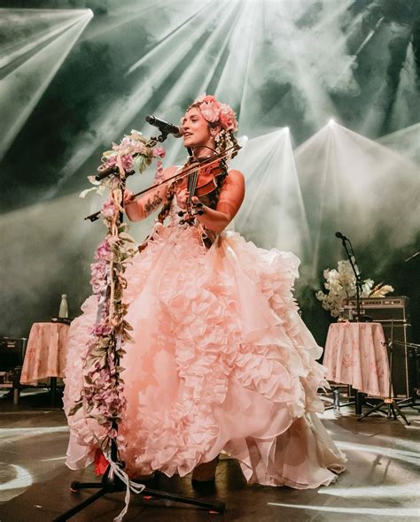 Sierra Ferrell | Lovin’ our time in the merry ol’ land of OZ 🌈 thank