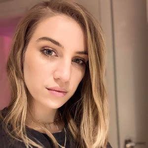 caroline - Streamer Overview & Stats · TwitchTracker