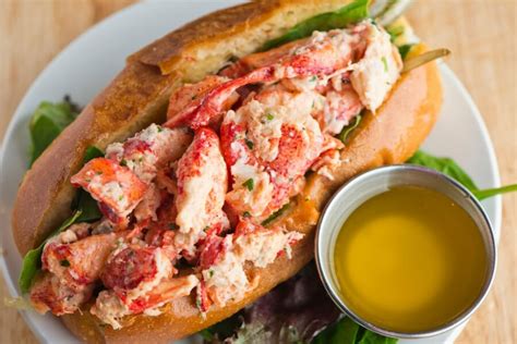 10 Places for the Best Lobster Roll in Boston (+ History!)