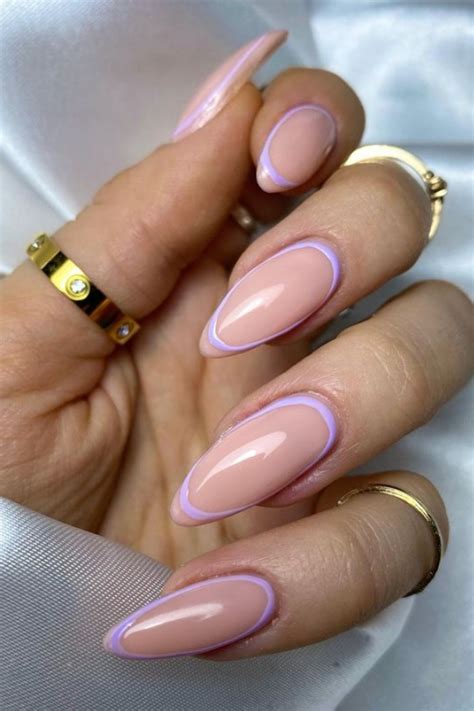 38 Trendy Almond-Shaped Nail Art for Summer Nails 2021