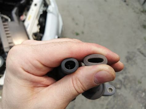 Замена наконечника катушки зажигания — Toyota Vitz (10), 1 л, 2002 года ...