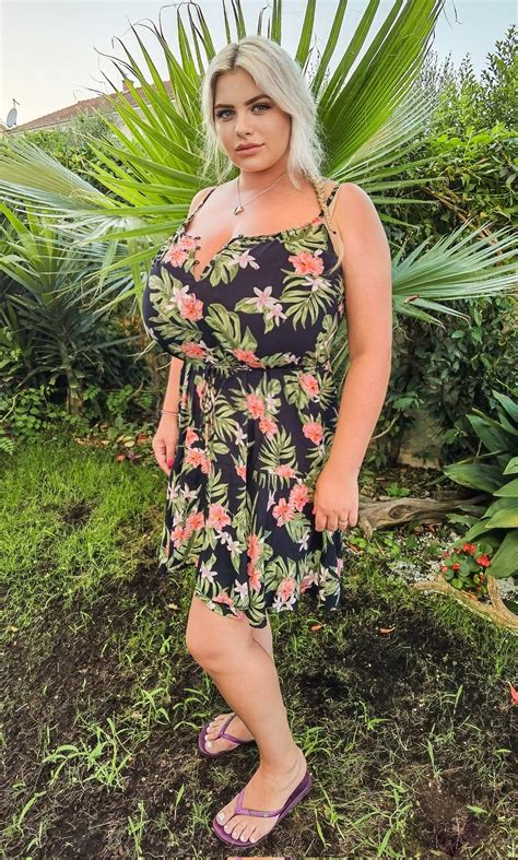 TW Pornstars - 1 pic. Nina Phoenix 👑. Twitter. Don't let the grass grow