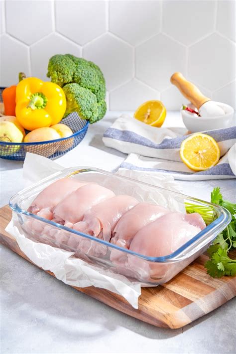Мясо бедра 750г бескостное без кожи цыплят-бройлеров. Индивидуальная ...