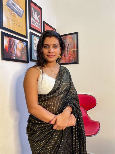 Mallu Model Rasmi Nair | iiQ8 Entertainment Malayalam Actress | Kuwait
