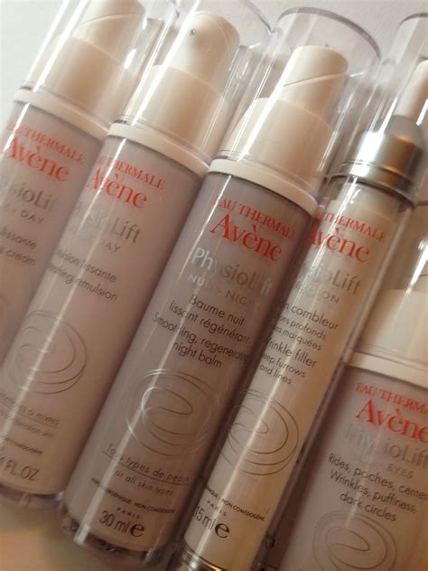 Review: Avene PhysioLift - Super-sensitive types queue up here ...