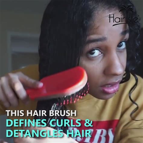 Curl Defining and Detangling Self Cleaning Hair Brush