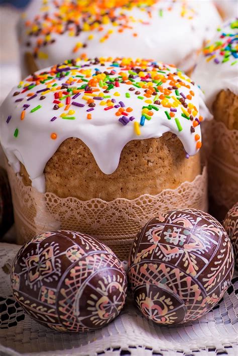 Historically Symbolic Russian Kulich Easter Bread | Easter bread recipe ...