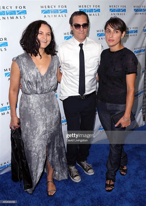 Summer Phoenix's feet