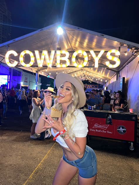 TW Pornstars - 1 pic. Khloë 🇨🇦. Twitter. You can take the girl outta