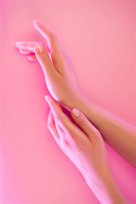 how to remove gel nail varnish at home 9