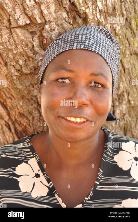 African woman mozambique hi-res stock photography and images - Alamy