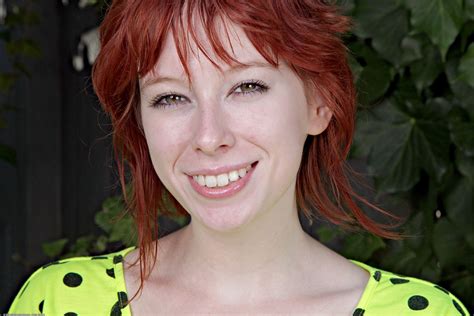 Zoey Nixon (46 фото)