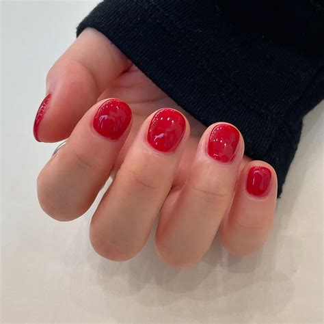 22+ Classy Short Red Nail Ideas (2025) - DrExplains