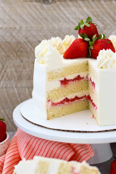 Don't Miss Out: The Strawberry Squirt Cake Everyone's Raving About - gqscj6v