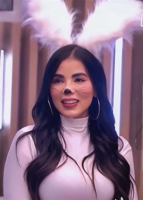 Karina García en 2025 | Celebridades, Celebridades bonitos, Cantantes