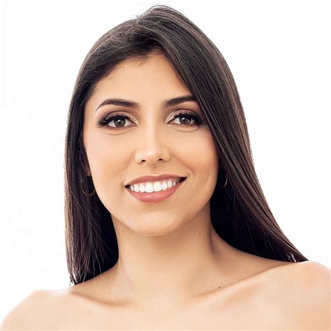 Presentadora Maleja Zapata - Niriun