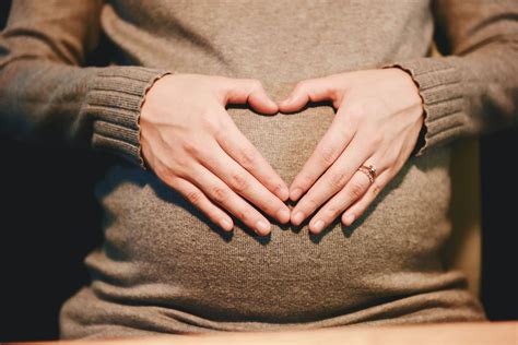 When do you get pregnancy symptoms? - Yoors